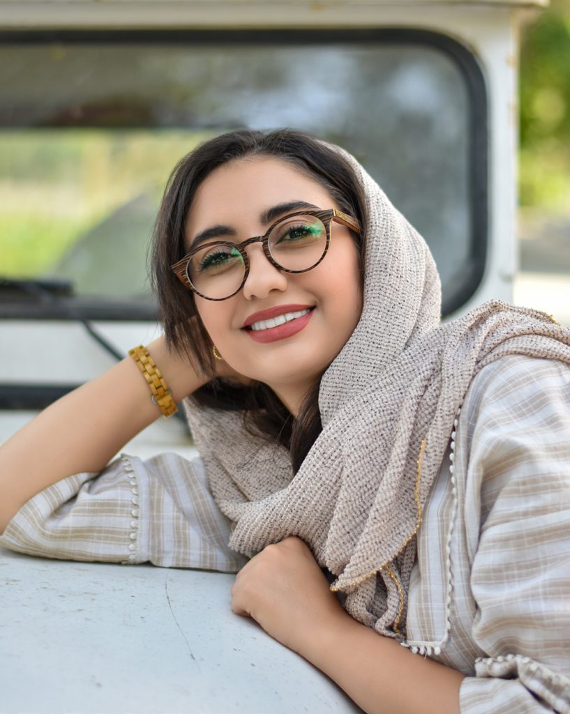 عینک چوبی با چوب ونگه برای چشم کهربایی